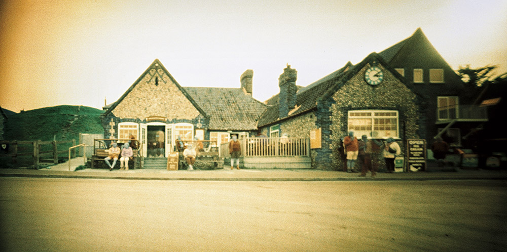 Two Magpies Bakery Blakeney, Ten past three