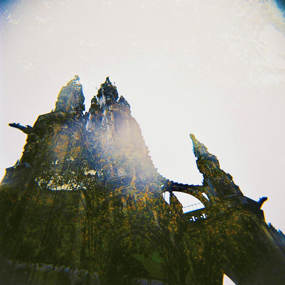 Scott Monument in Autumn (2)